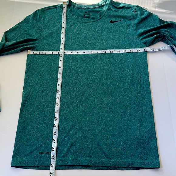Nike Men’s Dri-Fit Green Long Sleeves Shirt - Picture 5 of 6